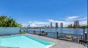 Surfers Paradise Waterfront Holiday Home - Private Pool and Dock